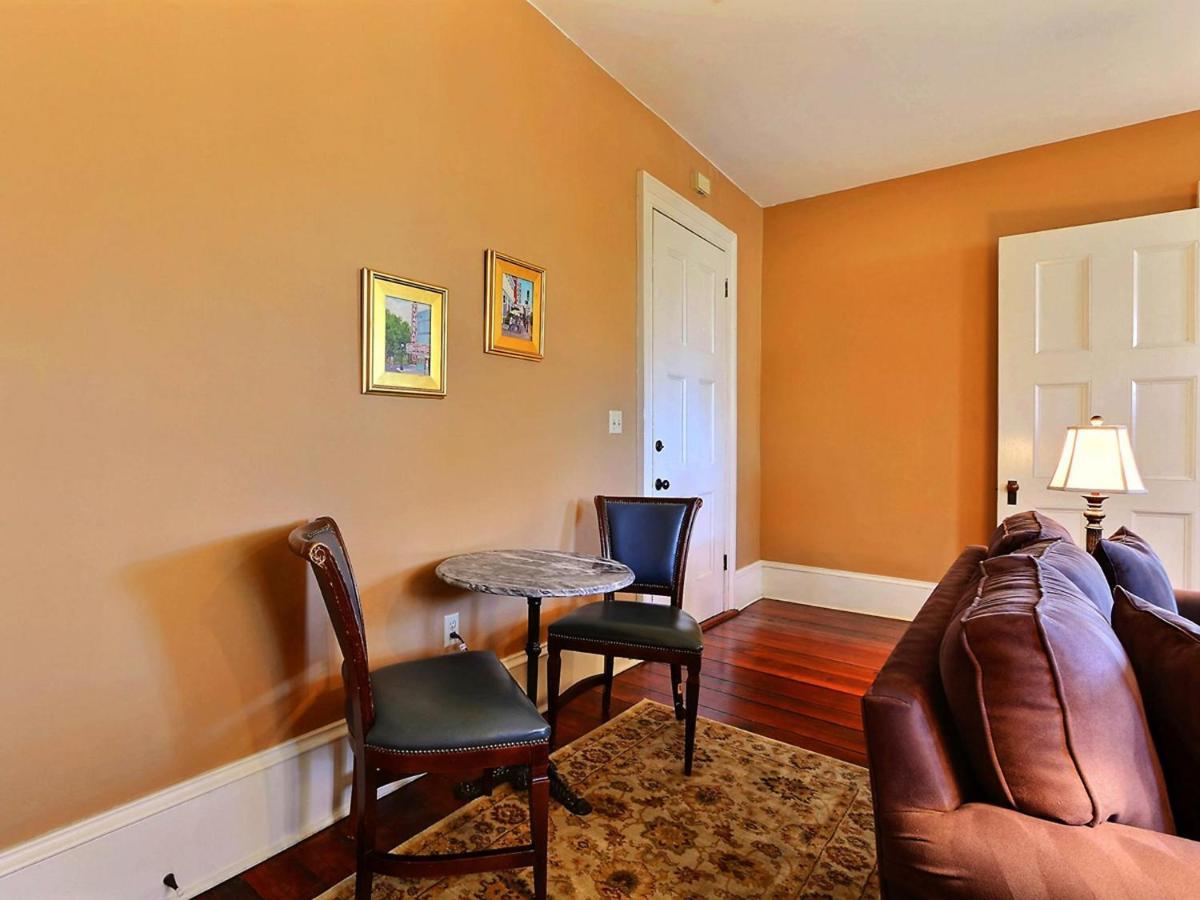 Bird Baldwin Forsyth Suite Savannah Extérieur photo
